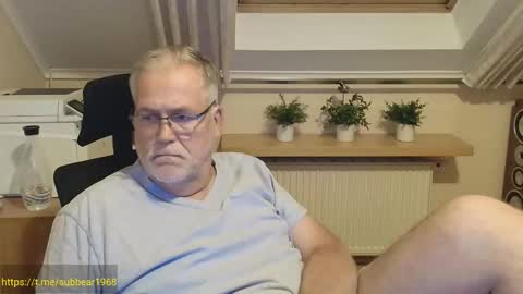 subbear1968 online show from June 1, 8:43 pm