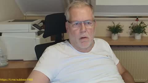 subbear1968 online show from June 5, 12:28 am