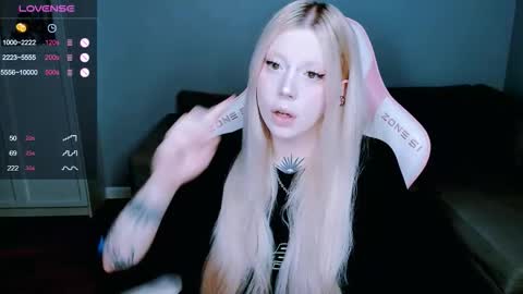 Snapshot of succubus_leslie chatting on October 2, 11:14 pm succubus_leslie online show from October 2, 11:14 pm