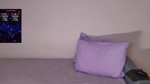 Instagram faroffland online show from November 24, 8:40 pm