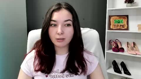 Megan online show from June 18, 9:36 am
