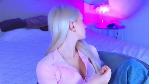 sugarwhisper online show from September 23, 4:45 pm