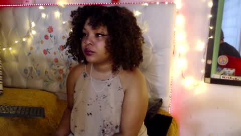 suggabrown_ online show from March 6, 7:03 am