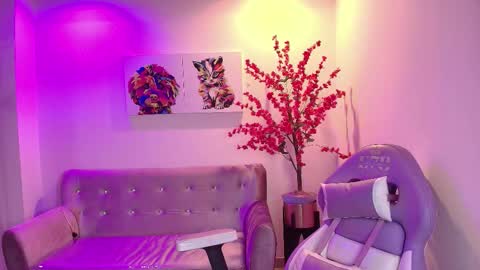 summer_miller online show from January 12, 11:28 am