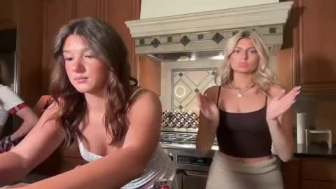 summerclarke2 online show from October 7, 6:42 am