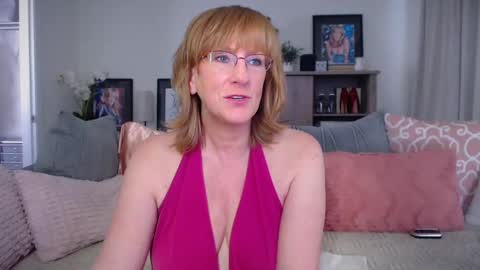 SummerKnightzzz online show from February 25, 5:16 pm