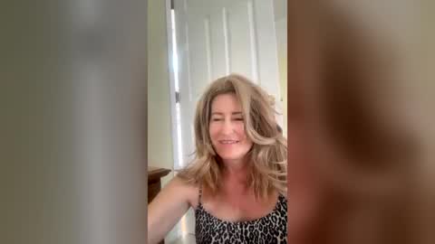 sunflowerannie online show from July 19, 2:52 pm