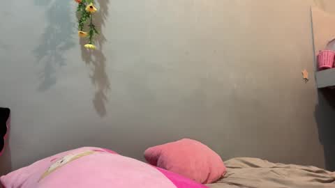 ANGEL-DONT FORGET TO THUMBS UP AND FOLLOW online show from February 9, 8:32 am