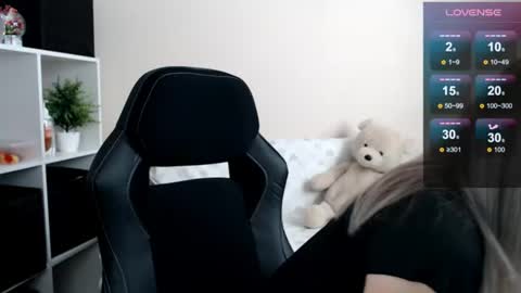 Naomi online show from June 27, 7:36 am