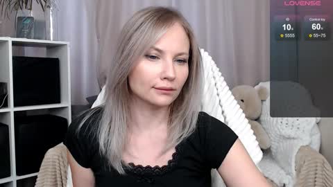 Naomi online show from December 15, 5:14 am