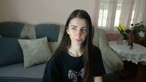 Snapshot of sunny_smile25 chatting on October 27, 10:37 am sunny_smile25 online show from October 27, 10:37 am