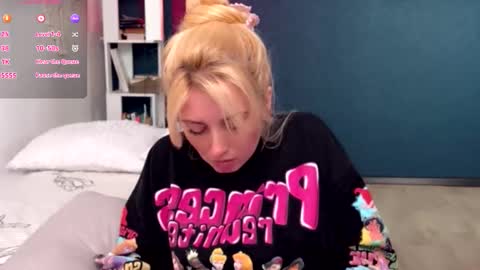 Snapshot of super_peach_stream chatting on October 18, 1:59 pm ANNApvt open full info in bio online show from October 18, 1:59 pm