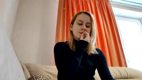 Annie online show from January 18, 9:02 am