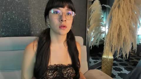 Susann online show from November 5, 7:49 pm