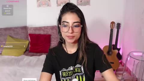 Susana hendrix    online show from January 17, 6:28 pm