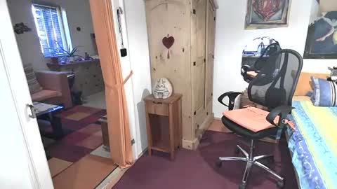 susioo online show from July 11, 3:59 pm