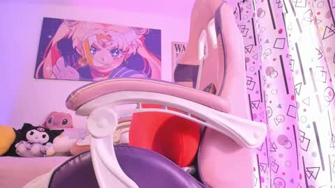   online show from February 6, 9:17 pm