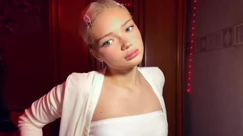 Stacy online show from April 28, 9:08 pm