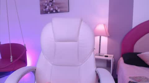 Susy  online show from April 1, 7:33 pm