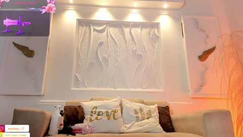 Suzy online show from January 15, 8:48 pm