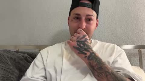 sw0osh online show from December 14, 11:44 pm