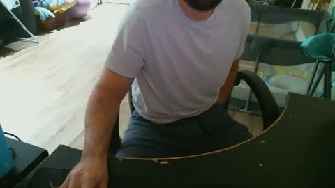 Swals online show from December 9, 3:44 pm