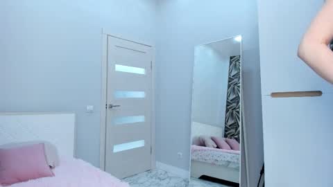 sweeety_peach online show from March 25, 9:38 am