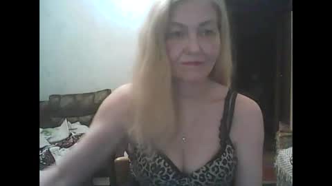 sweet4blonde609 online show from January 2, 6:45 pm