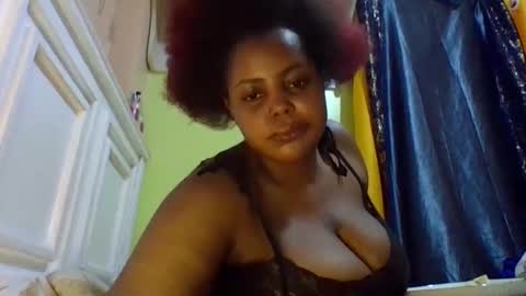sweet52537 online show from May 15, 10:17 pm