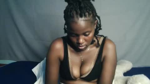 sweet69berry online show from December 17, 5:52 pm