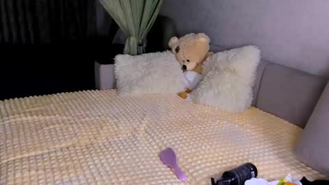 Alice online show from November 25, 3:33 pm