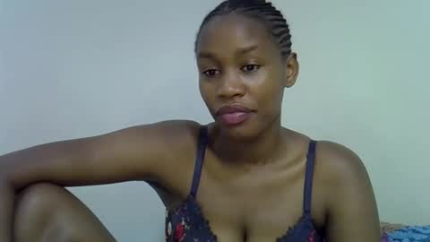 Snapshot of sweet_brown9 chatting on October 20, 7:41 pm sweet_brown9 online show from October 20, 7:41 pm