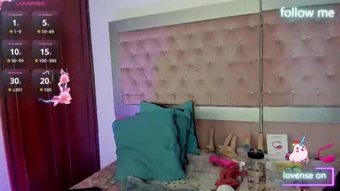  emmili  online show from March 25, 12:23 pm