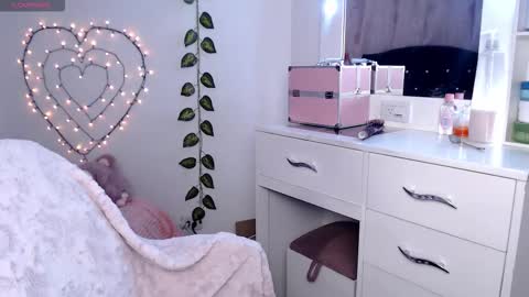 Hannah online show from March 3, 11:06 am