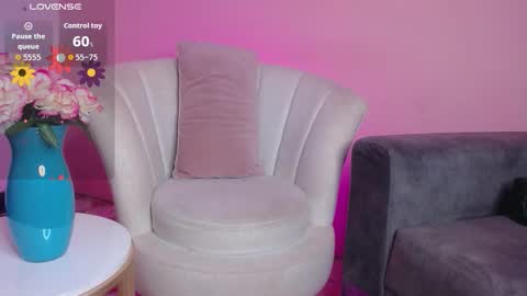 Nella online show from December 18, 7:09 pm