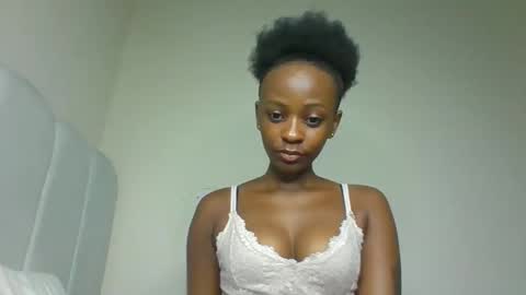sweet_jovial online show from May 18, 5:19 pm