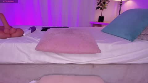 Snapshot of sweet_kahia chatting on December 15, 4:18 am Diana online show from December 15, 4:18 am