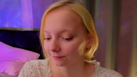 Lana online show from May 10, 5:08 pm