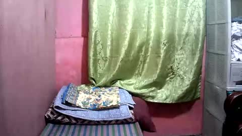 sweet_milkshake2004 online show from October 8, 1:57 am