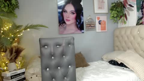 girlnamenicole online show from February 10, 3:13 am