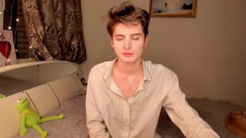 kira online show from March 5, 10:21 pm