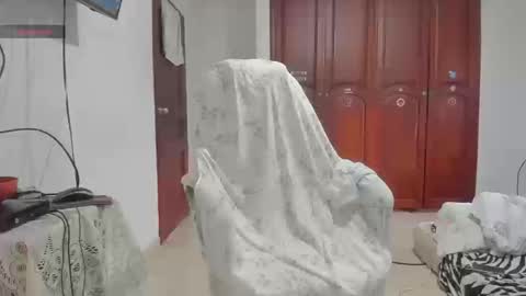 sweet_robyn online show from November 14, 10:00 pm