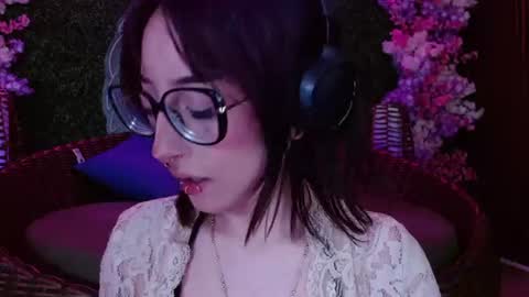 Roxanee online show from July 6, 4:20 am