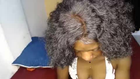 ellanah Tracie online show from November 29, 12:18 am