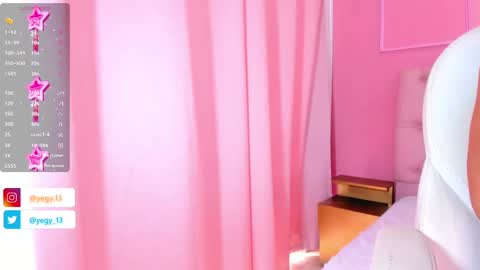 Snapshot of sweet_starxx chatting on September 18, 6:45 pm Yeileen online show from September 18, 6:45 pm