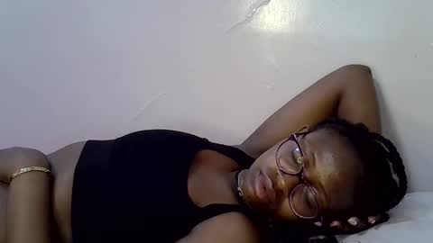 sweet_zarah online show from April 21, 2:51 am