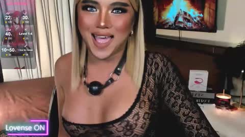 Snapshot of sweetbella118 chatting on October 30, 3:12 pm bella online show from October 30, 3:12 pm