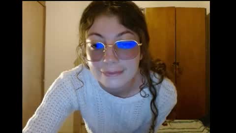 sweetcalm_ online show from March 22, 3:43 am