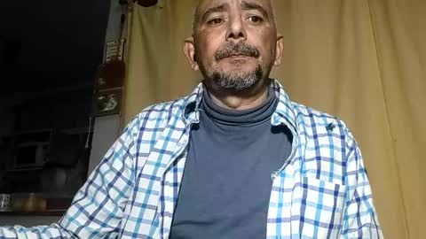 sweetcuervo independent model online show from May 23, 3:46 am