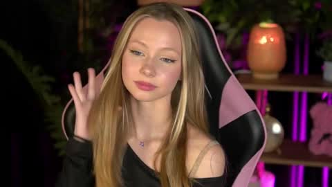 Lina online show from February 14, 9:45 am